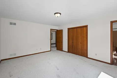 46 Ashlawn Avenue Oswego IL 60543