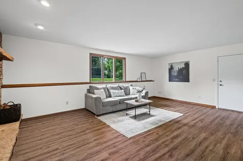 46 Ashlawn Avenue Oswego IL 60543
