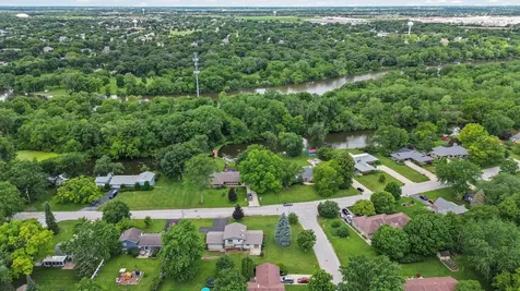 46 Ashlawn Avenue Oswego IL 60543
