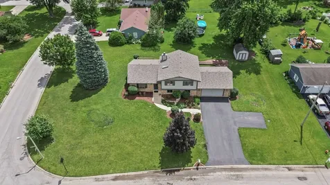 46 Ashlawn Avenue Oswego IL 60543