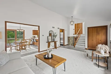 46 Ashlawn Avenue Oswego IL 60543