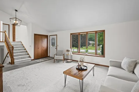 46 Ashlawn Avenue Oswego IL 60543