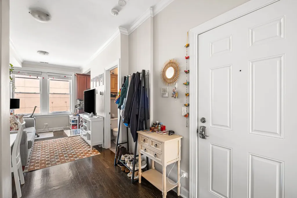 536 West Belmont Avenue Chicago IL 60657