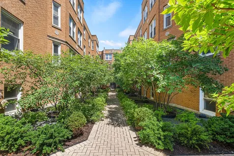 536 West Belmont Avenue Chicago IL 60657