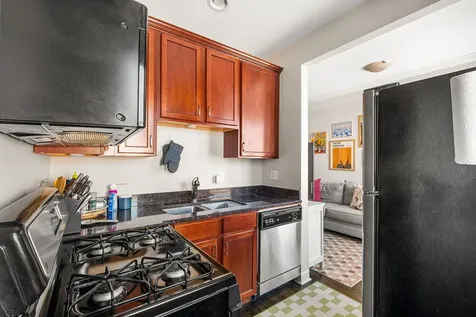 536 West Belmont Avenue Chicago IL 60657