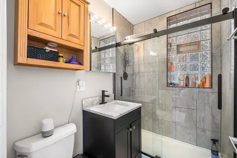 536 West Belmont Avenue Chicago IL 60657