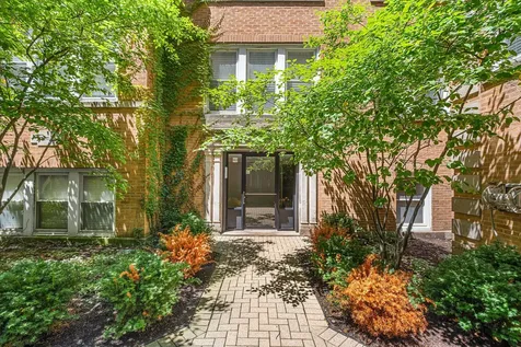 536 West Belmont Avenue Chicago IL 60657