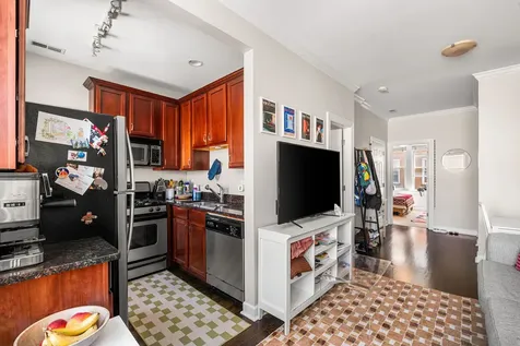 536 West Belmont Avenue Chicago IL 60657
