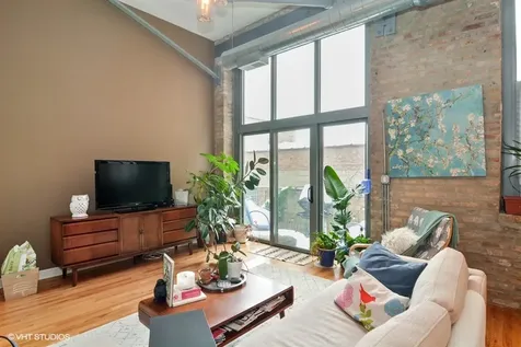 824 West Superior Street Chicago IL 60642