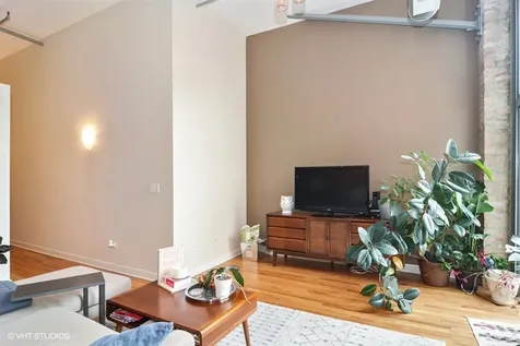 824 West Superior Street Chicago IL 60642