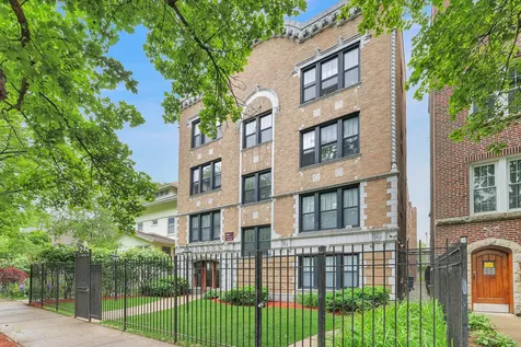 1525 West Estes Avenue Chicago IL 60626