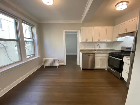 1525 West Estes Avenue Chicago IL 60626