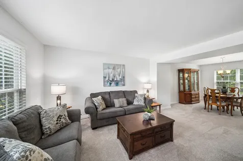 567 Lakeview Drive Oswego IL 60543