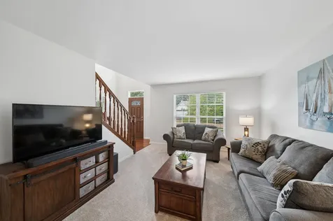 567 Lakeview Drive Oswego IL 60543