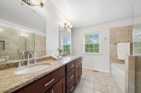 567 Lakeview Drive Oswego IL 60543