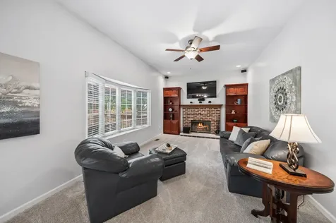 567 Lakeview Drive Oswego IL 60543