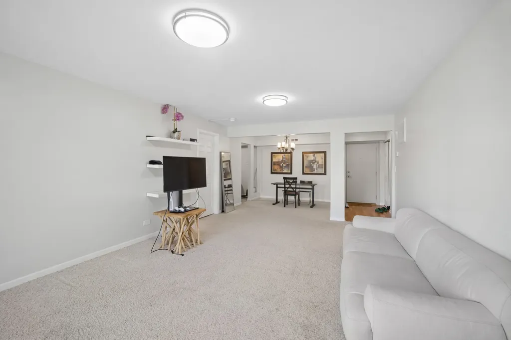 5200 Carriageway Drive Rolling Meadows IL 60008