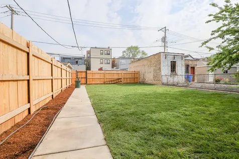 2230 West Wilson Avenue Chicago IL 60625