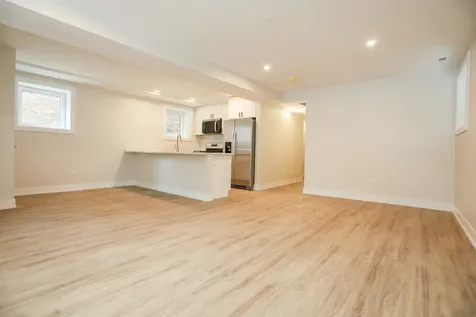 2230 West Wilson Avenue Chicago IL 60625