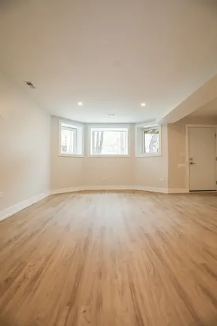 2230 West Wilson Avenue Chicago IL 60625