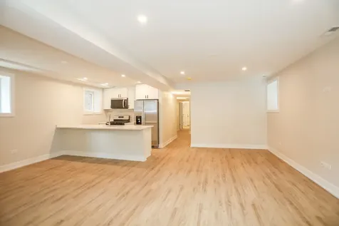 2230 West Wilson Avenue Chicago IL 60625