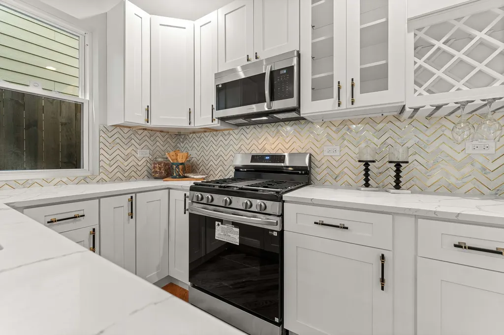 6150 South Saint Lawrence Avenue Chicago IL 60637