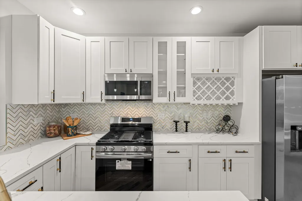 6150 South Saint Lawrence Avenue Chicago IL 60637