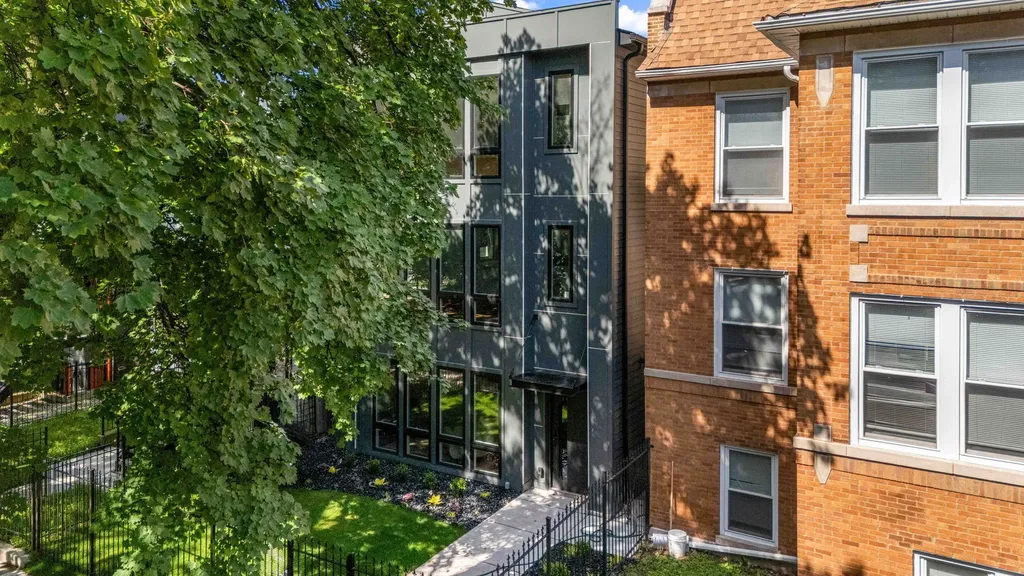 6150 South Saint Lawrence Avenue Chicago IL 60637