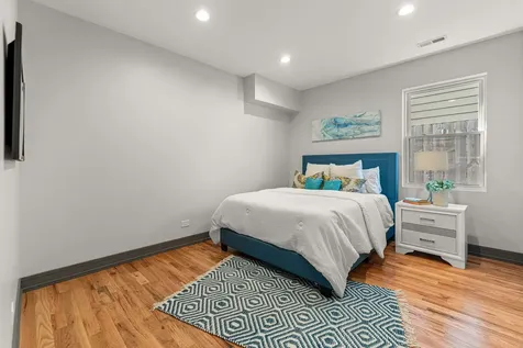 6150 South Saint Lawrence Avenue Chicago IL 60637
