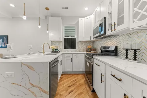 6150 South Saint Lawrence Avenue Chicago IL 60637