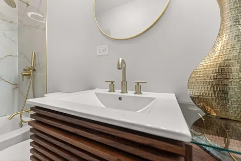 6150 South Saint Lawrence Avenue Chicago IL 60637