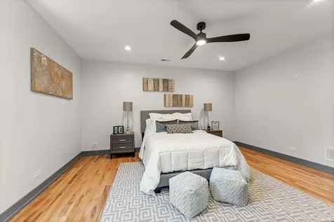6150 South Saint Lawrence Avenue Chicago IL 60637