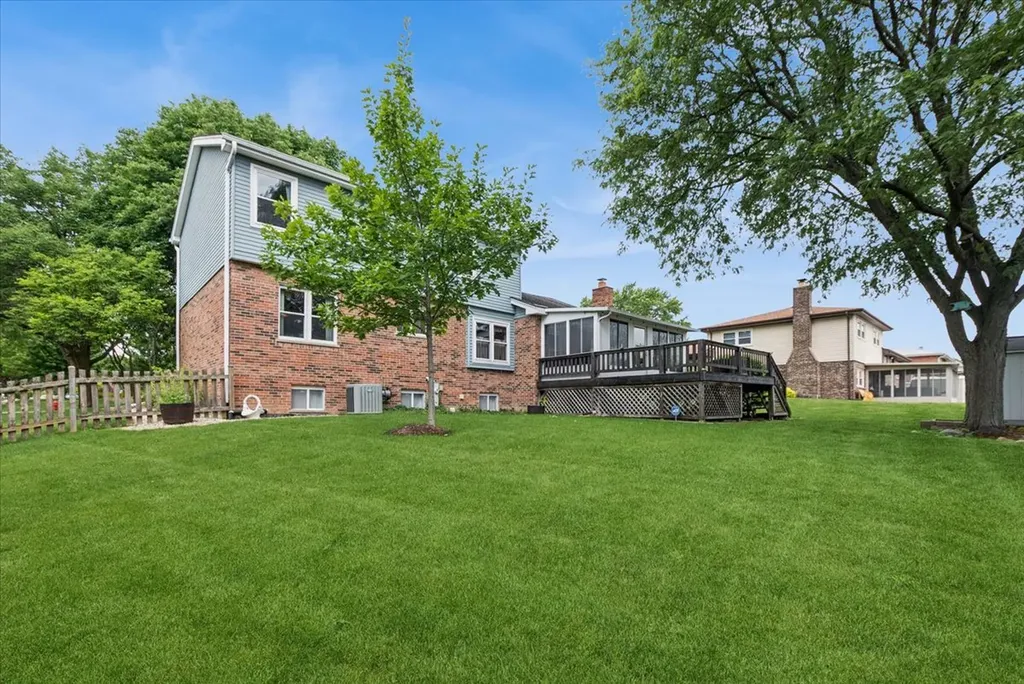 7829 Nantucket Drive Darien IL 60561