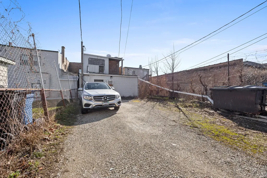 336 South Laramie Avenue Chicago IL 60644