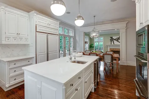 30 South Sheridan Road Lake Forest IL 60045
