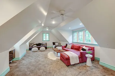30 South Sheridan Road Lake Forest IL 60045