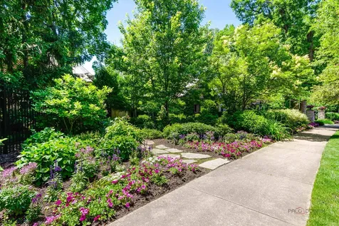 30 South Sheridan Road Lake Forest IL 60045