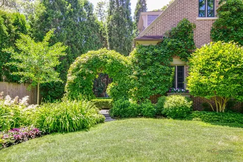 30 South Sheridan Road Lake Forest IL 60045