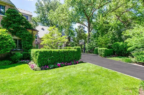 30 South Sheridan Road Lake Forest IL 60045
