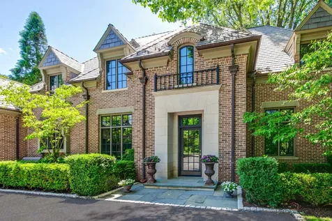 30 South Sheridan Road Lake Forest IL 60045