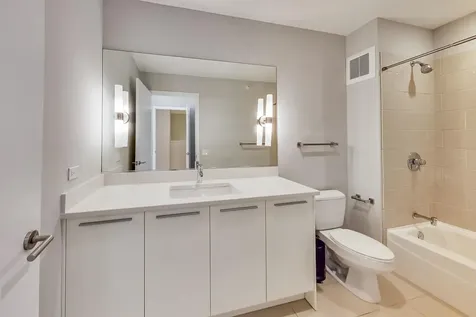 198 North Park Drive Chicago IL 60601