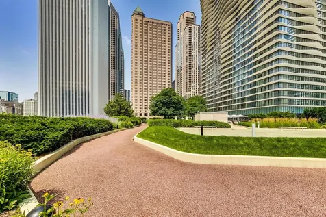 198 North Park Drive Chicago IL 60601