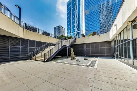 198 North Park Drive Chicago IL 60601
