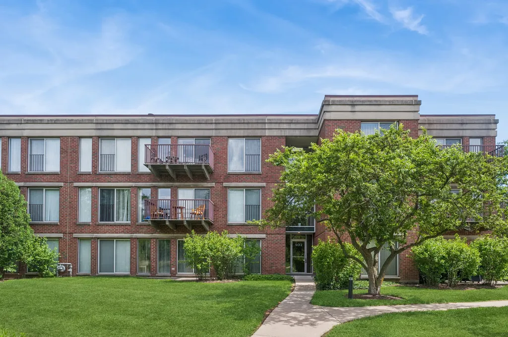 402 Kelburn Road Deerfield IL 60015