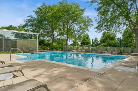 402 Kelburn Road Deerfield IL 60015