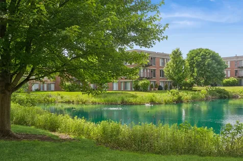 402 Kelburn Road Deerfield IL 60015