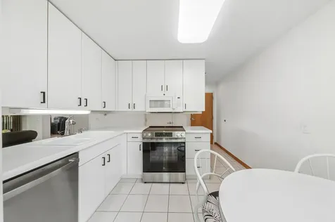 402 Kelburn Road Deerfield IL 60015