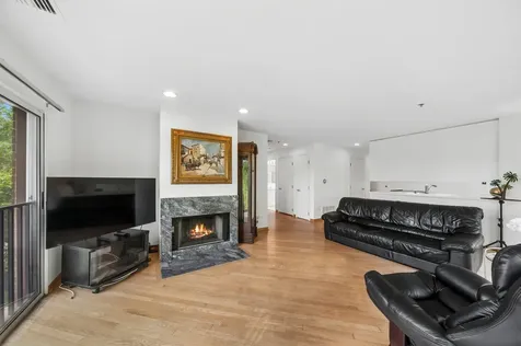 402 Kelburn Road Deerfield IL 60015