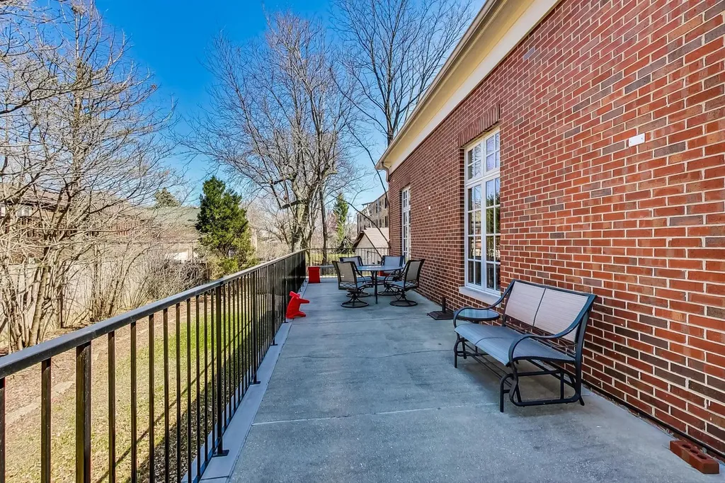 324 West Touhy Avenue Park Ridge IL 60068