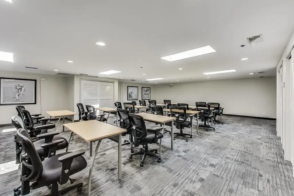 324 West Touhy Avenue Park Ridge IL 60068
